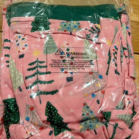 NWT Little Sleepies Pink Christmas Trees PJ Set 5/6 - Picture 2 of 4